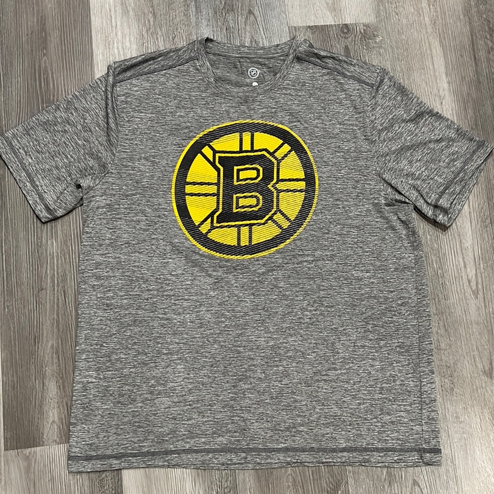 Bruins moisture wick short sleeve tshirt. Size XL